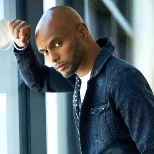 Kenny Lattimore